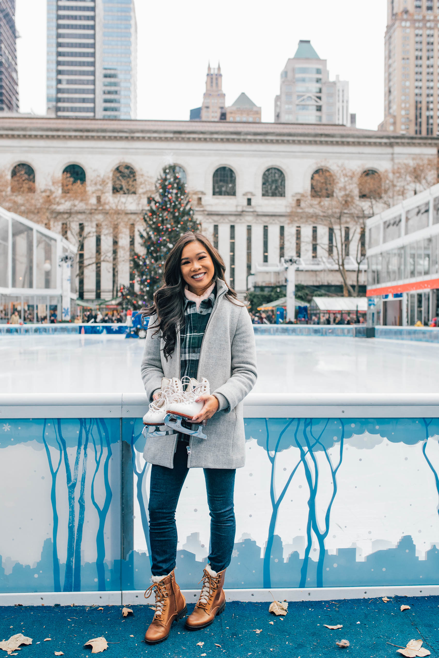 New York City Travel Guide: Hoang-Kim goes ice skating at Bryant Park 