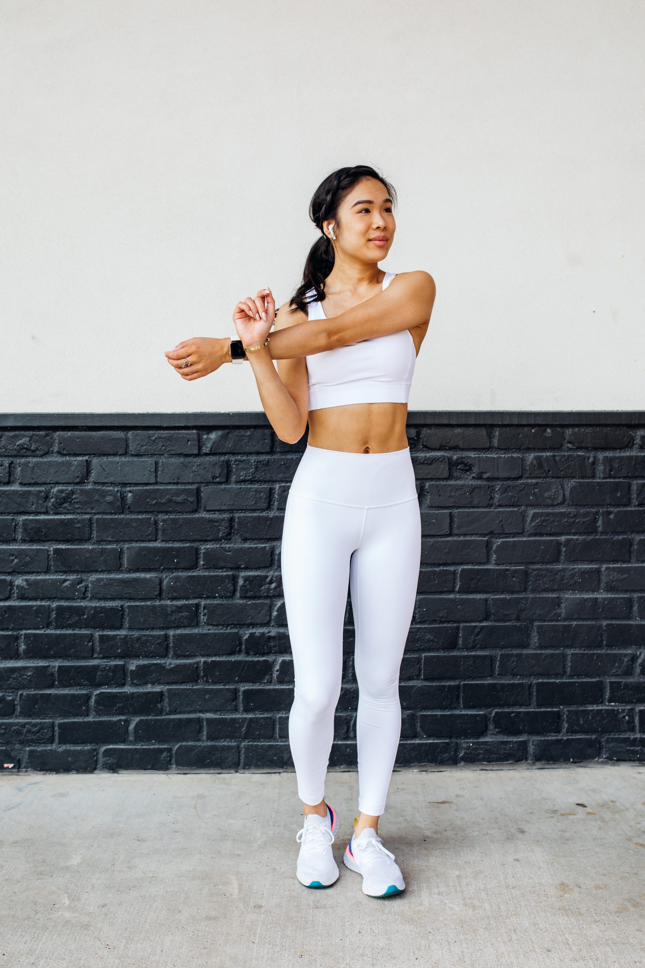 Blogger Hoang-Kim shares wearing lululemon energy bra and high-waist leggings