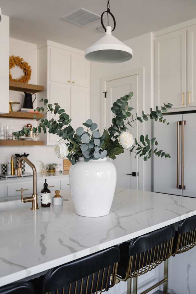 blogger hoang-kim cung shares fall decor ideas in her transitional kitchen