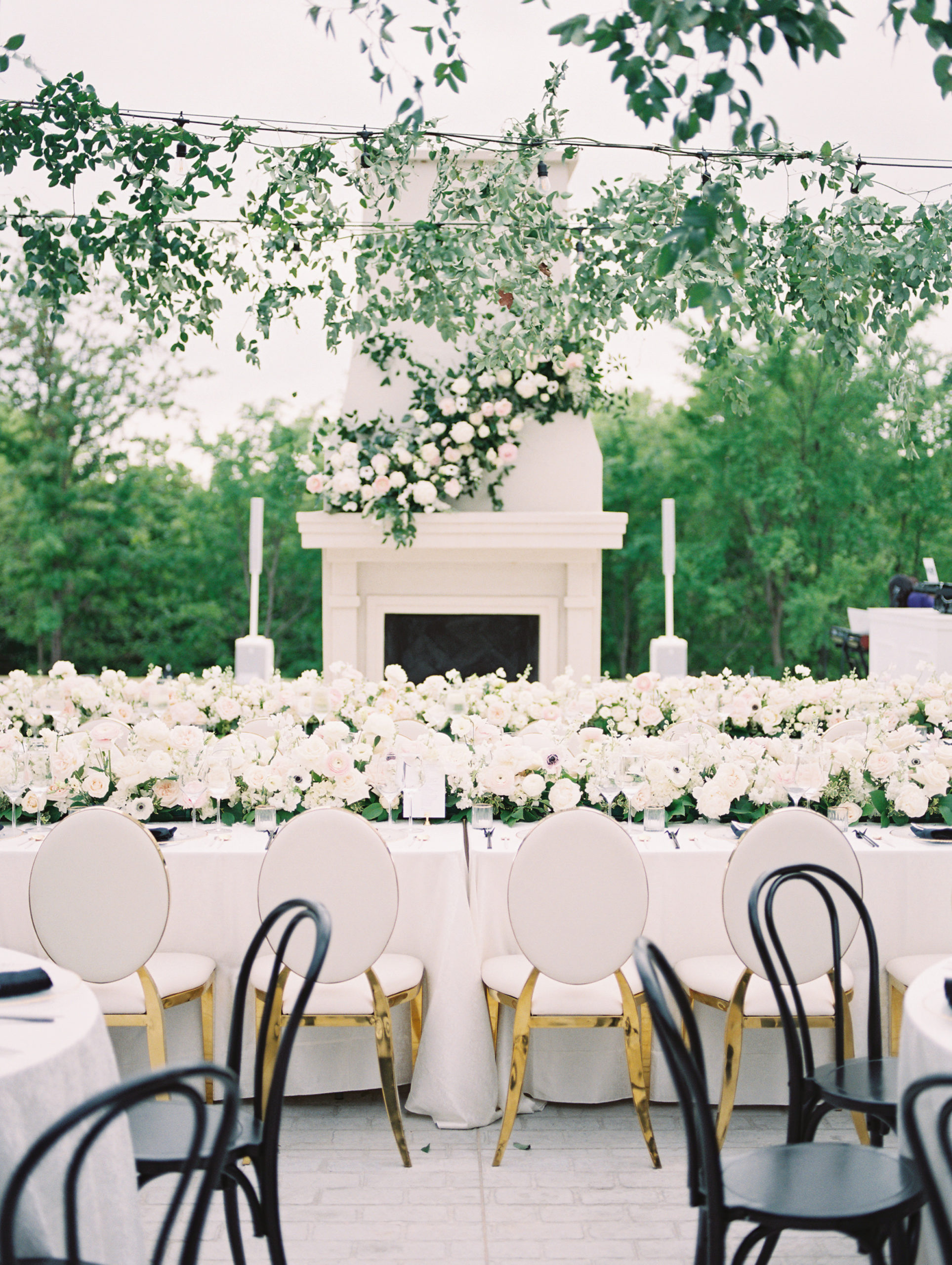 Modern, timeless wedding reception seating for blogger Hoang-Kim Cung at The Hillside Estate in Dallas, TX